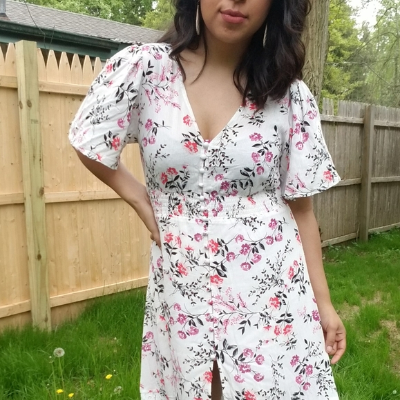 𝘽𝙊𝙂𝙊| TWIRLING IN FLORALS WHITE MAXI DRESS - Picture 12 of 16